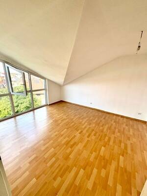 Traumhaft sanierte 3-Zimmer-Wohnung mit Balkon in Toplage in Rethen – Erstbezug nach Komplettsanierung (Energkl.B) – 30880 Laatzen – Vorschaubild 2