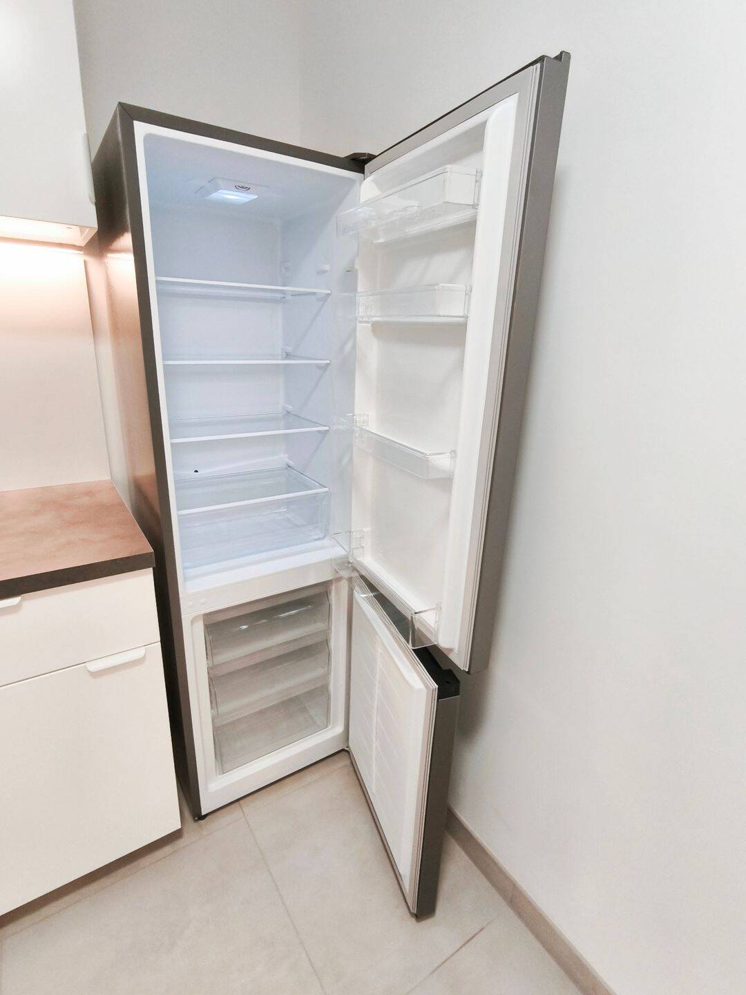 WG Zimmer in frisch renovierter Wohnung mit viel Licht und moderner Ausstattung – München – Vorschaubild 3