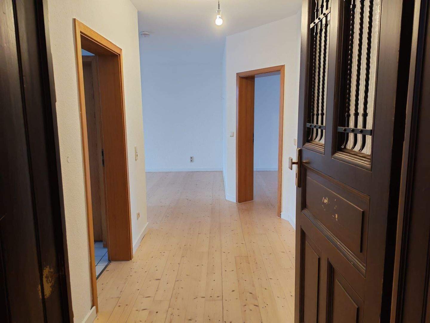 Wohlfühloase in Leipzig-Alt-Lindenau: Zwei-Zimmer-Wohnung mit Balkon und Garten – Leipzig – Vorschaubild 2
