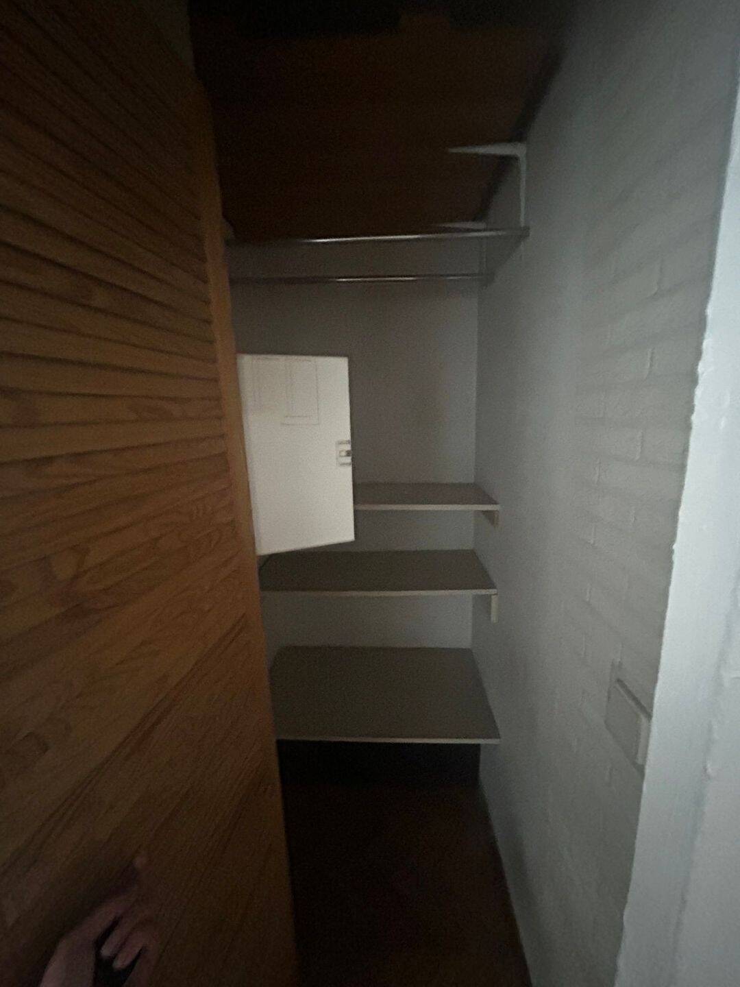 Renovierngsbedürftige 4 Zimmer Wohnung *Balkon / Wintergarten zum Innenhof *Wannenbad mit Toilette *Dusche mit Toilette *Aufzug *Keller – Berlin – Vorschaubild 6