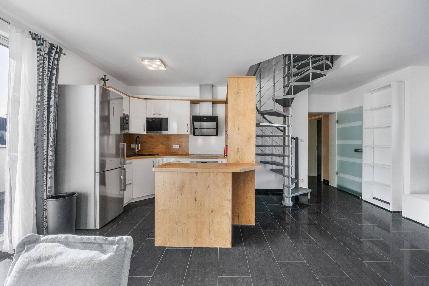 Sofort bezugsfrei: Exklusive Maisonette-Wohnung mit zwei Dachterrassen – München – Vorschaubild 3