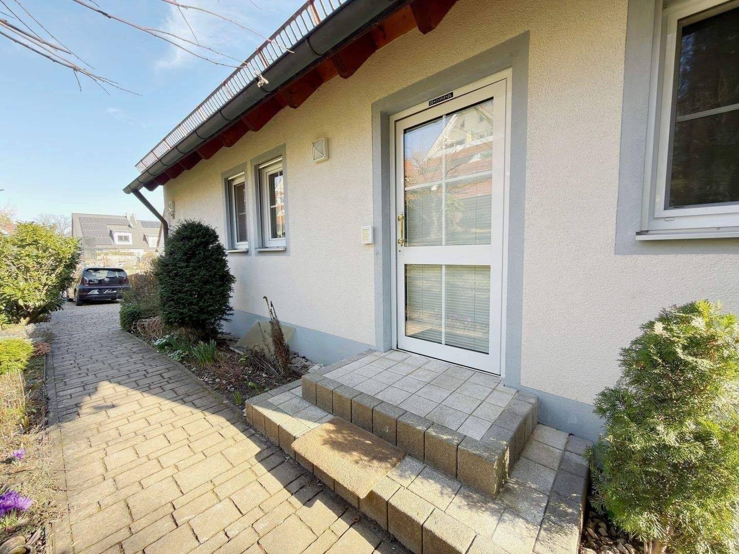 Großzügiges Einfamilienhaus am Strengenberg mit Moritzberg-Blick | Doppelgarage | Wallbox | Wärmepumpe inklusive – Rückersdorf – Vorschaubild 3