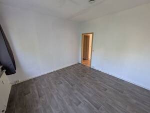 ++ helle 3-Raum Wohnung mit Loggia und Einbauküche in Zwickau-Mosel - nahe dem VW Werk ++ – 8058 Zwickau – Vorschaubild 9