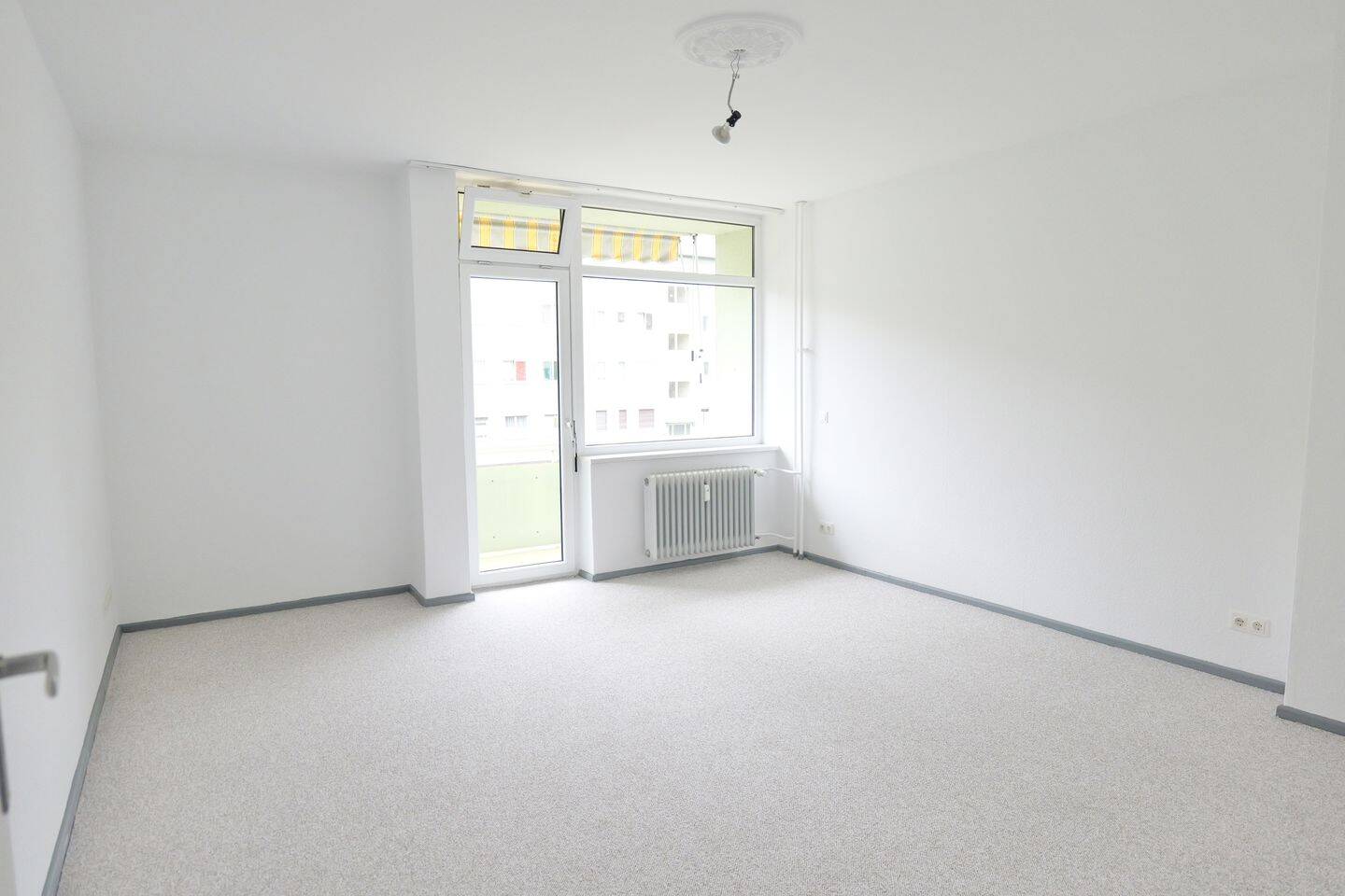 Helle Eigentumswohnung in gepflegter Wohnanlage von Berlin-Lankwitz – Berlin – Vorschaubild 2