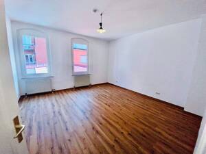 Modernisierte 3-1/2-Zi.-Altbau-Wohnung *. 105 m2 * in Fürth-Karolinenstrasse – 90763 Fürth – Vorschaubild 3