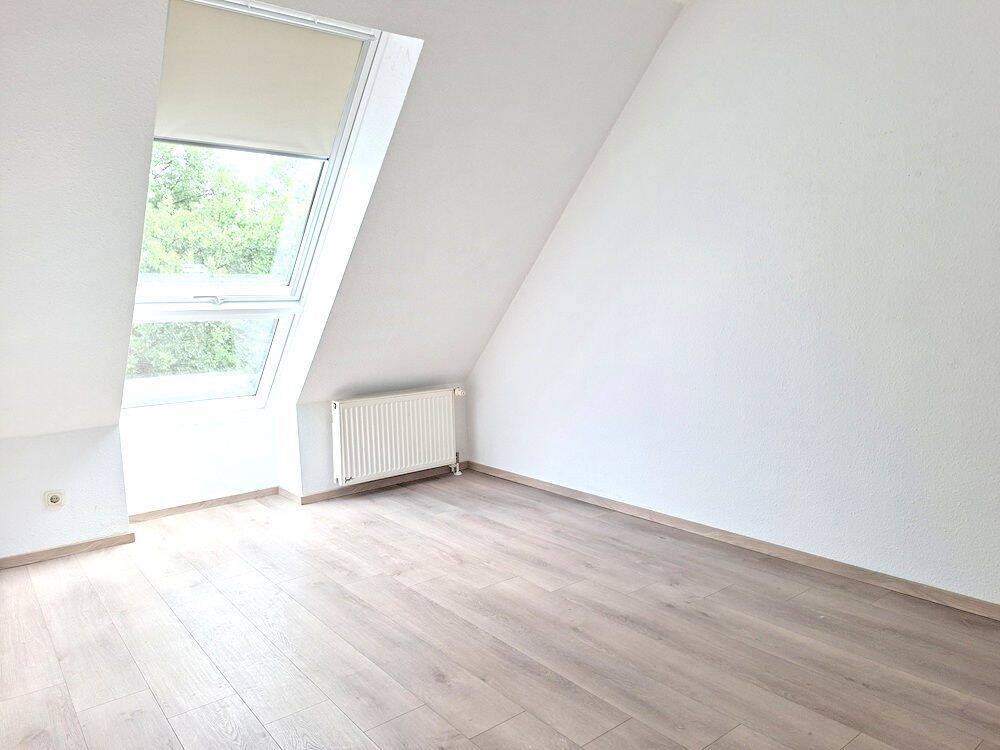 !! Dachgeschoss, 3-Zimmer-Wohnung mit Laminat und Aufzug !! – Chemnitz – Vorschaubild 8