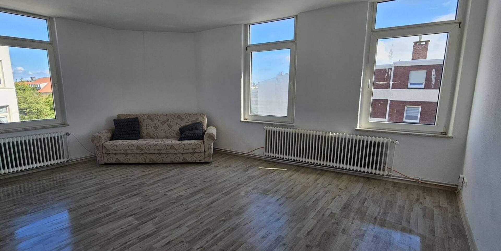 Etagenwohnung in 26382 Wilhelmshaven mit 219 m² kaufen