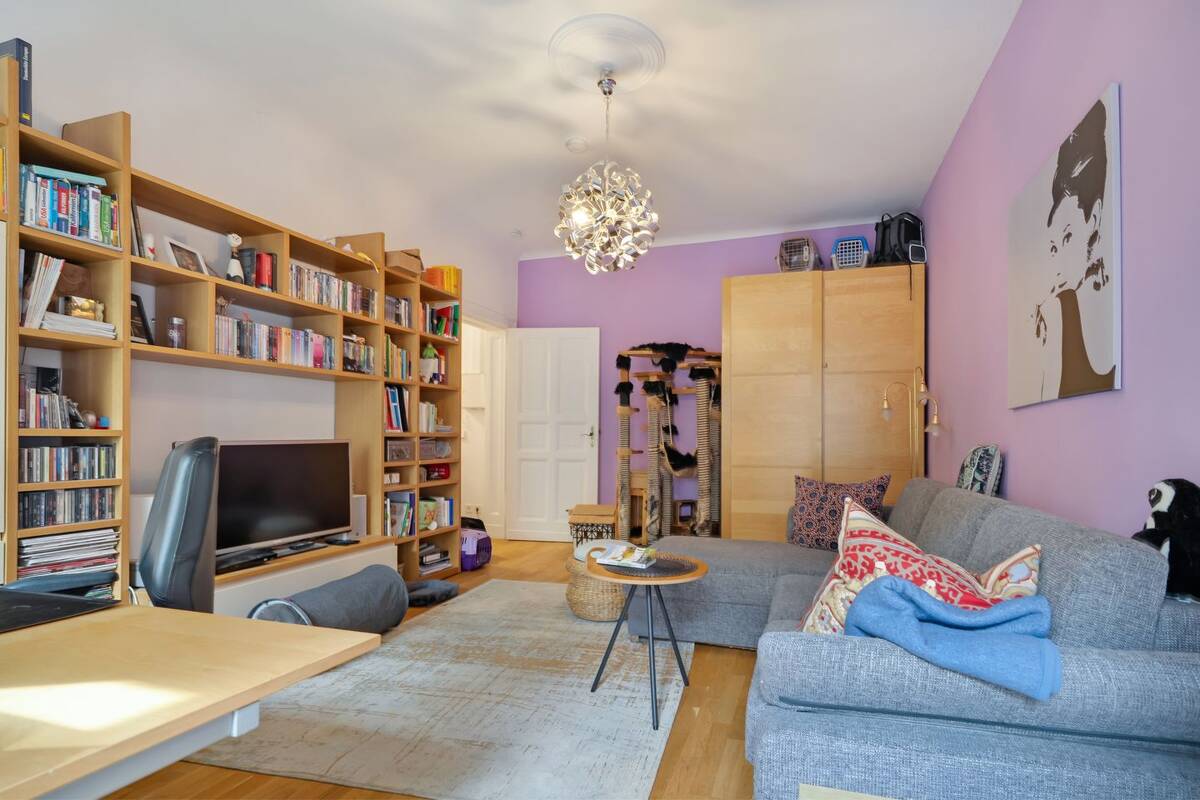 Ruhig wohnen im Herzen von Pankow: Charmante 2-Zimmer-Altbauwohnung mit Balkon – 13187 Berlin – Bild 1 von 9