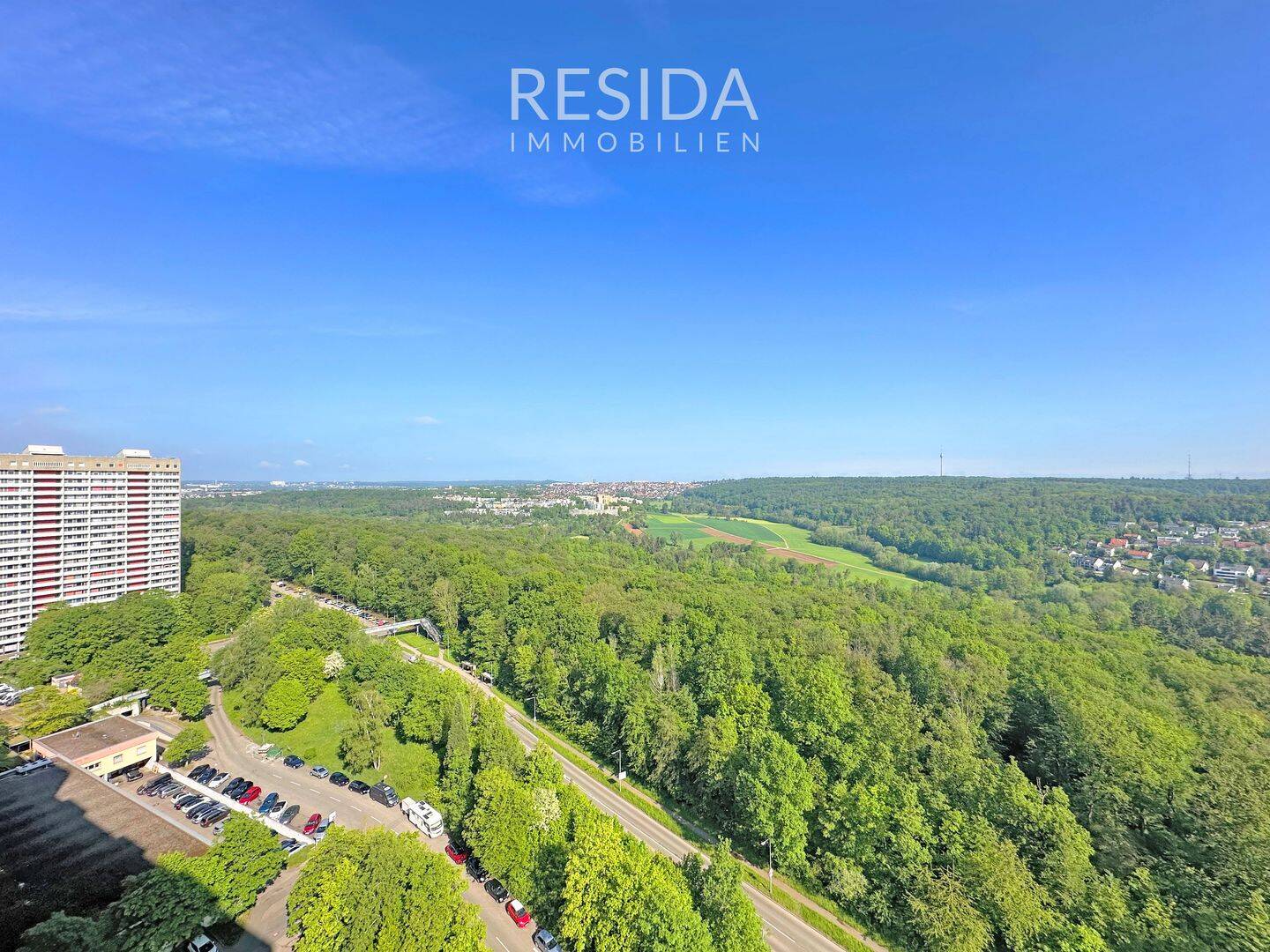 Exklusives Penthouse im 20. OG mit Panorama-Wintergarten, Klima, EBK & TG-Stellplatz – Stuttgart – Vorschaubild 3