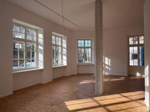*exklusive Atelierwohnung in dem historischen Saal des bekannten Lahmann-Sanatoriums am Weißen Hirsch* – 1324 Dresden – Vorschaubild 9