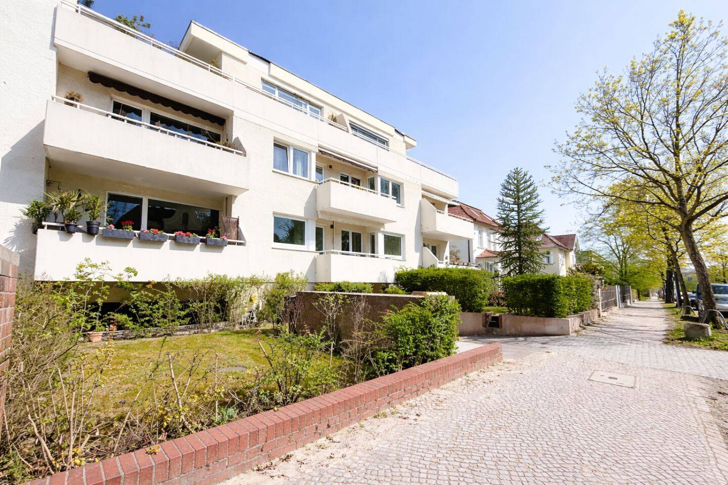 Bezugsfreie 2-Zimmerwohnung mit Stellplatz und großem Gemeinschaftsgarten in Lichterfelde West – Berlin – Vorschaubild 2