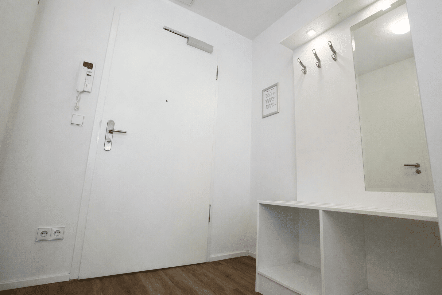 All Inclusive Mitten in Stuttgart: Möblierte Wohnung mit Gartenanlage und Tiefgaragenstellplatz – Stuttgart – Vorschaubild 7
