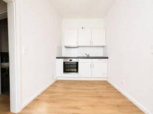 Modernisierte 1-Zimmer-Erdgeschosswohnung mit neuer Einbauküche und modernem Badezimmer – 24143 Kiel – Vorschaubild 4