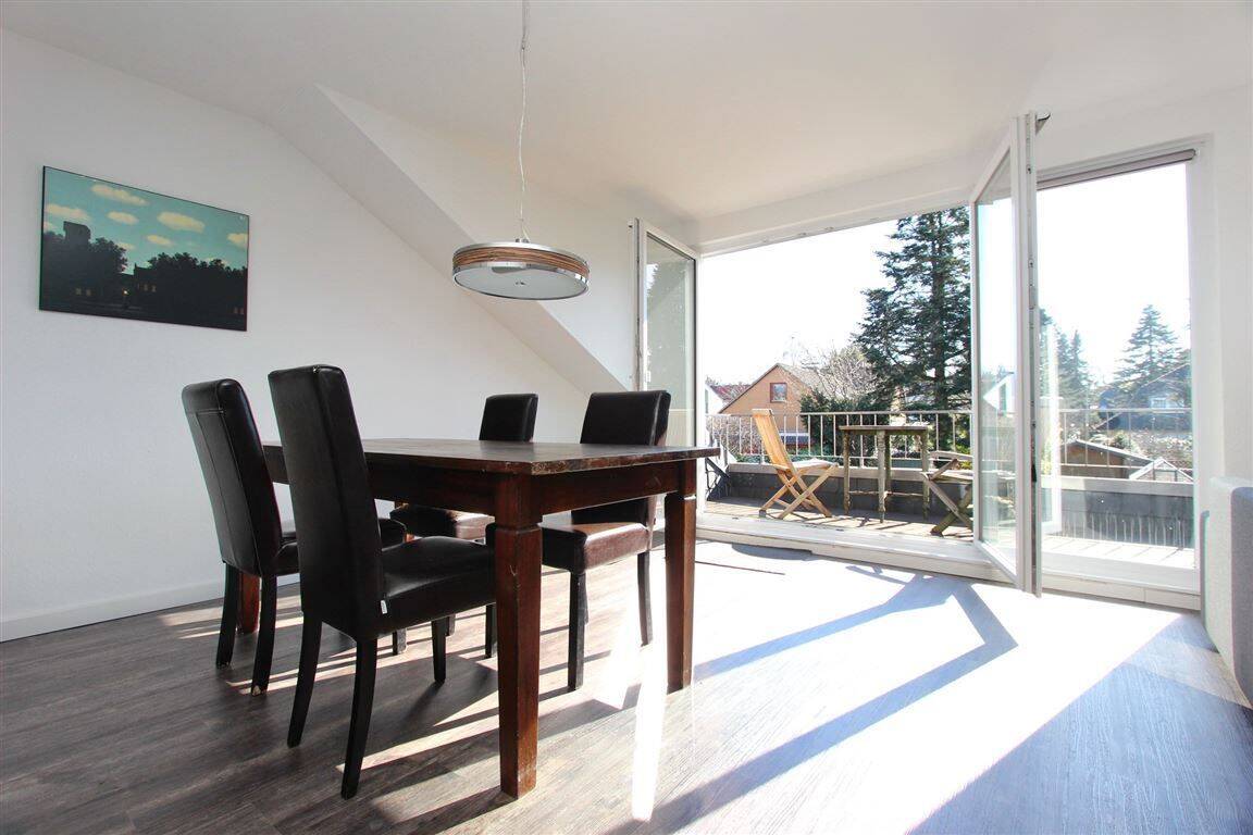 Traumhafte 3-Zimmer Maisonette Wohnung mit Loggia in Hamburg Stellingen, komplett renoviert 2020 – Hamburg – Vorschaubild 2
