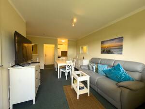 Ferienidylle am See, frisch modernisiertes Appartement – 25845 Nordstrand – Vorschaubild 2