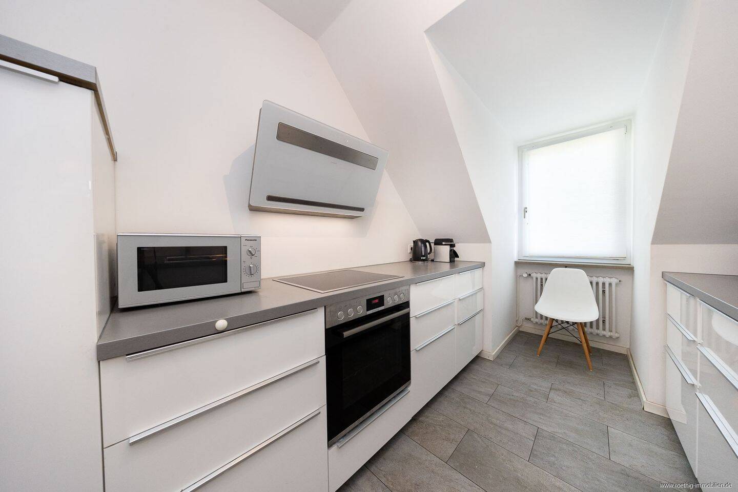 Bestlage Herzogpark: nahe dem Kufsteiner Platz & Isar. Helle 2-Zimmer-DG-Whg mit Dachterrasse & TG. – München – Vorschaubild 8