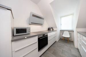 Bestlage Herzogpark: nahe dem Kufsteiner Platz & Isar. Helle 2-Zimmer-DG-Whg mit Dachterrasse & TG. – 81679 München – Vorschaubild 6