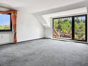 Wohnen über dem Rumbachtal - Drei Zimmer voller Möglichkeiten.
