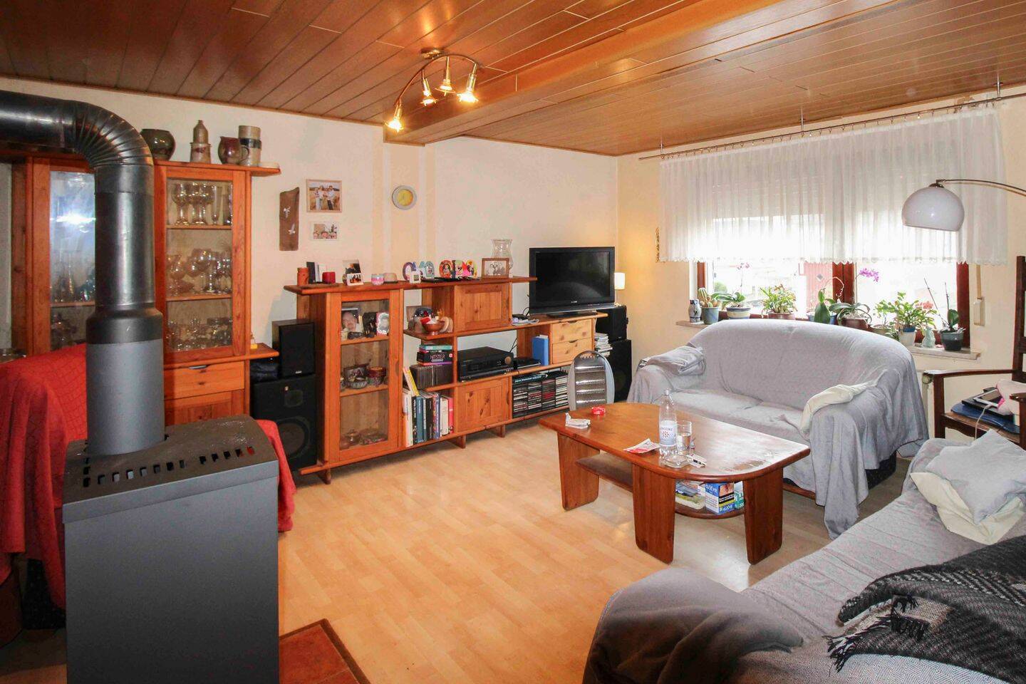 7-Zi.-Zuhause mit großem Garten inkl. zwei kleiner Nebengebäude – Dickenschied – Vorschaubild 3