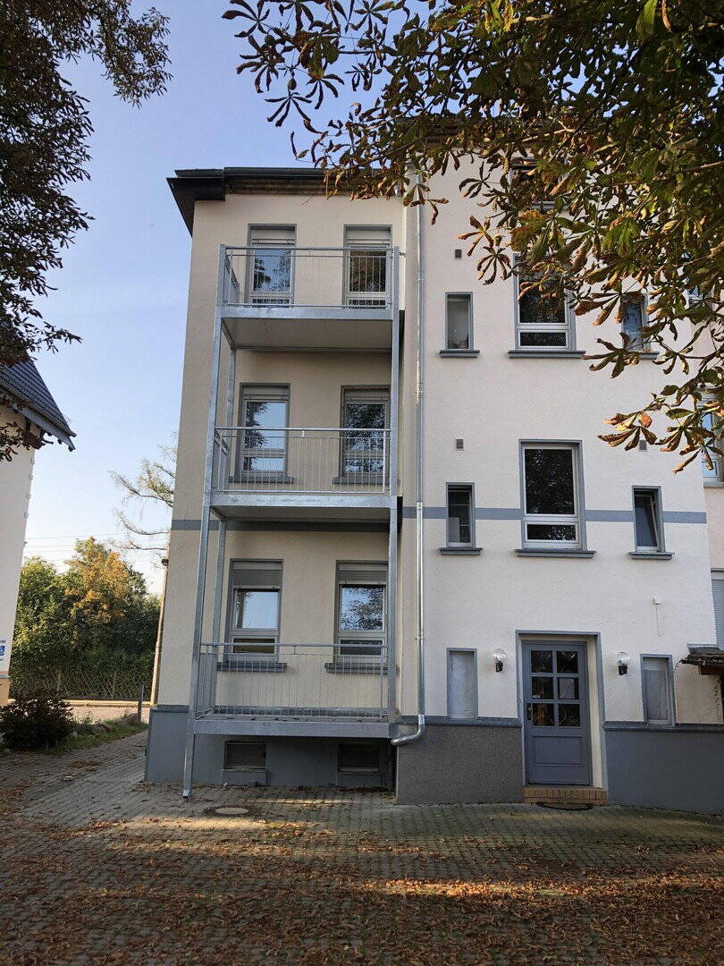 Hochwertige 4-Raum-Wohnung | Balkon | große Küche | Abstellraum | Stellplatz