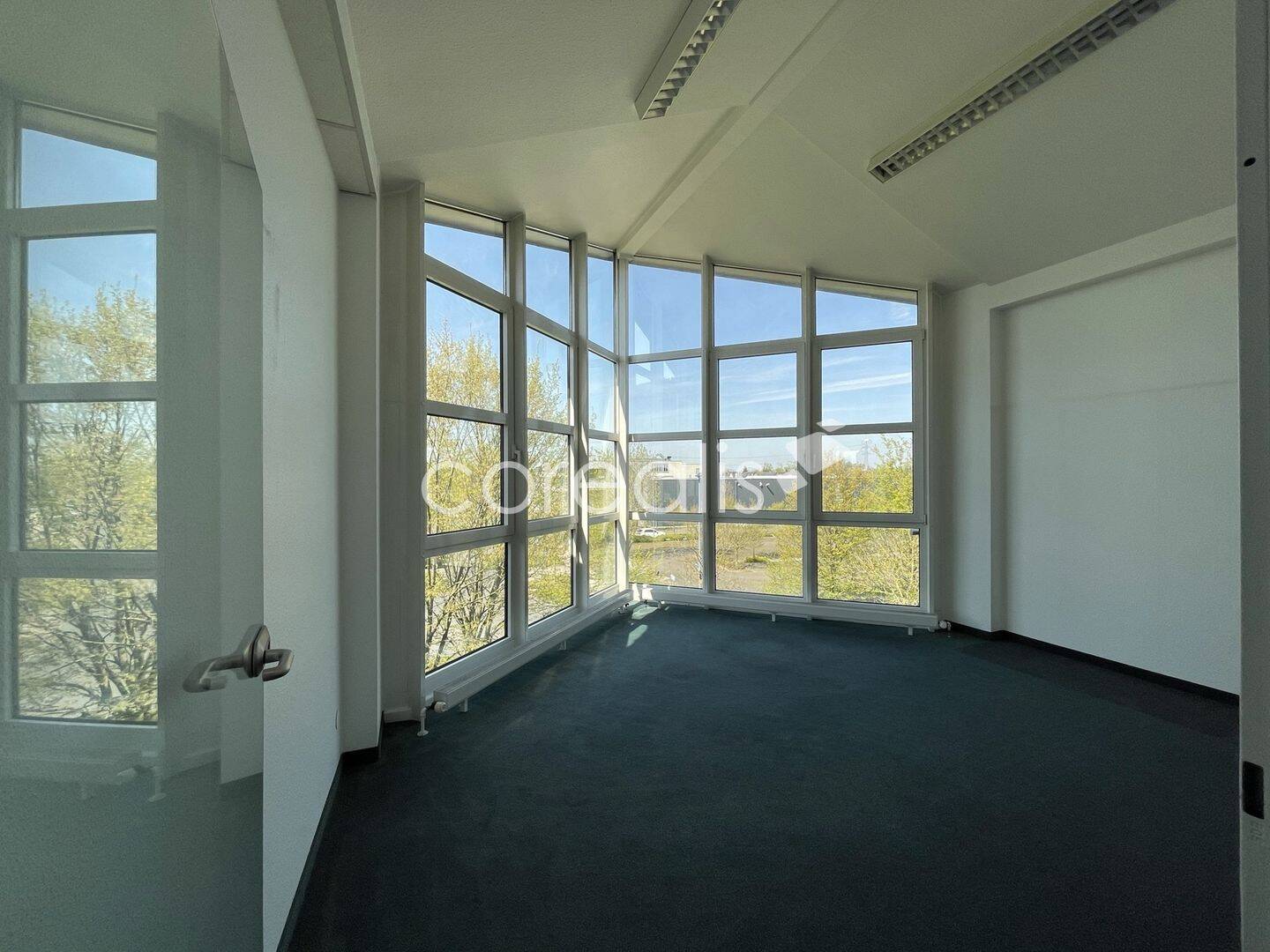 Schöne Büro- & großzügige Hallenflächen in Meerbusch provisionsfrei zur Miete