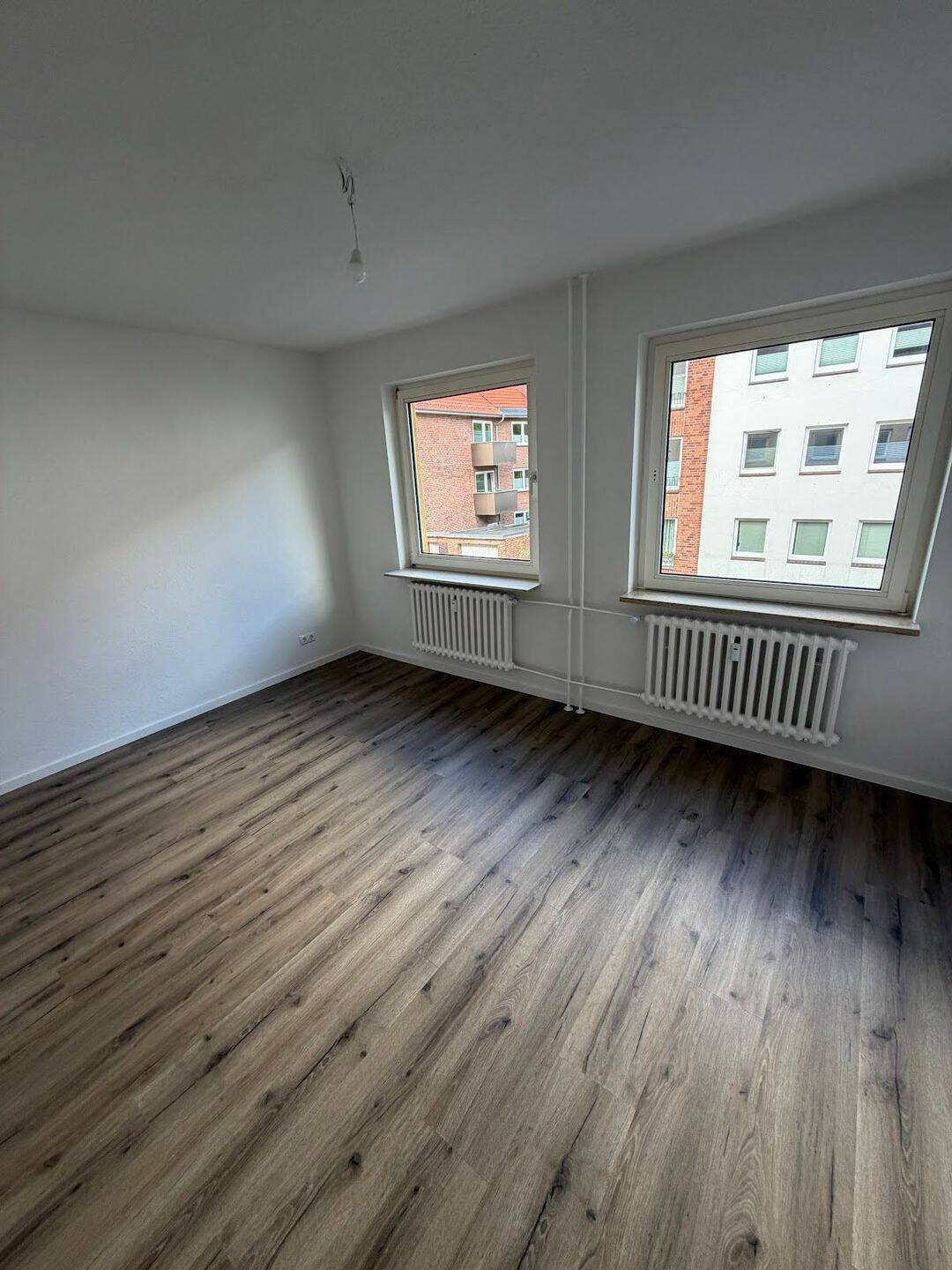 Schöne sanierte 2 Zimmer Wohnung.