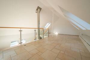 Wohnen wie im Urlaub-einzigartige Penthouse-Galerie-sonniger Dachgarten in Bestlage von Praunheim – 60488 Frankfurt am Main – Vorschaubild 9