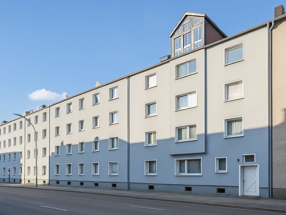 Attraktives Mehrfamilienhaus mit rund 981 m² Wohnfläche und Ausbaupotenzial – 45888 Gelsenkirchen – Bild 1 von 9