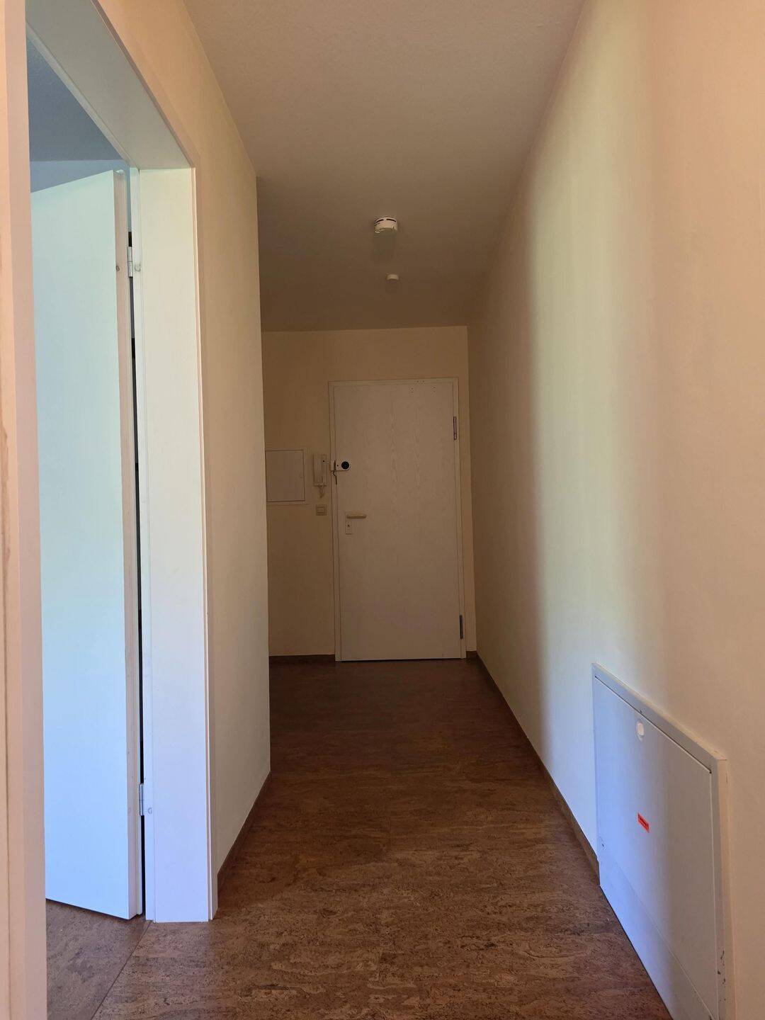 großzügige 4 Zimmer Wohnung im EG mit Balkon, TG-Stellplatz und Aufzug in Wertheim Hofgarten (Besichtigungstermin beachten!) – Wertheim – Vorschaubild 3