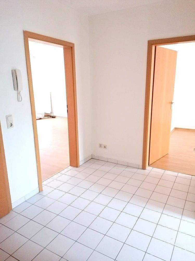 !! 2-Zimmer-Wohnung mit PKW-Stellplatz, Balkon und Aufzug !! – Chemnitz – Vorschaubild 5