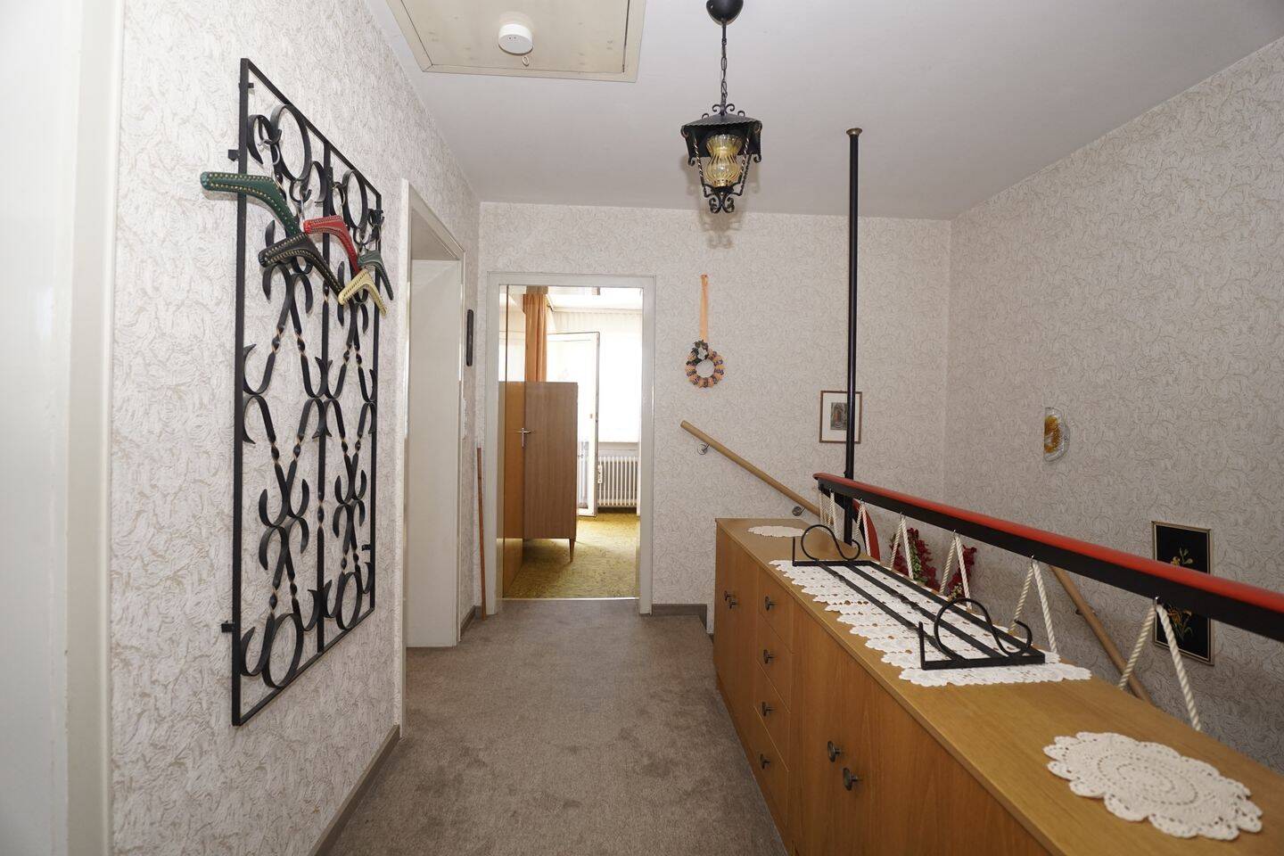 Geräumiges, gepflegtes EFH, Garten, Garage, Balkon, Terrasse – Grünstadt – Vorschaubild 8