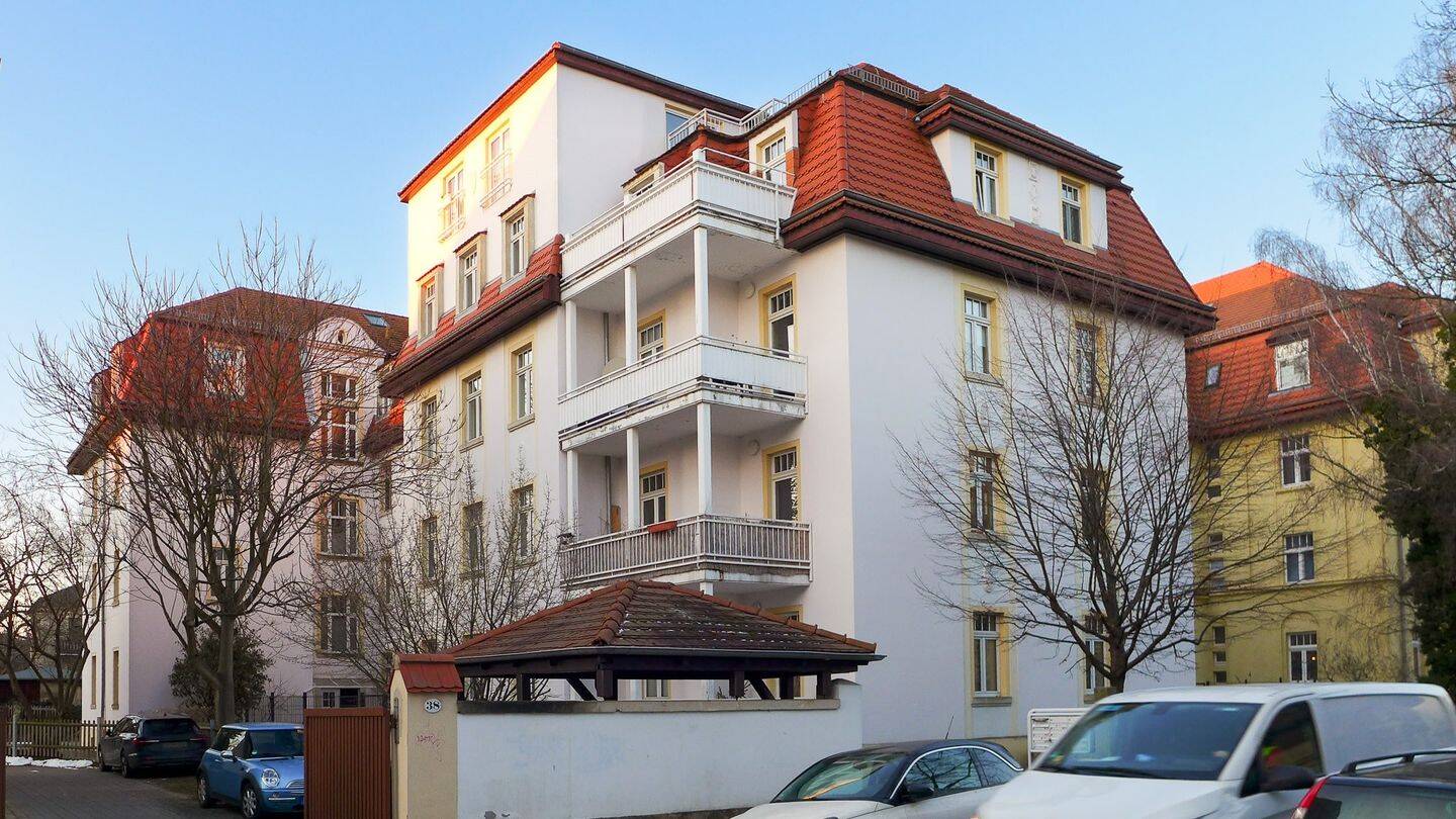 Ruhige Dachgeschosswohnung mit Galerie und Balkon in Blasewitz