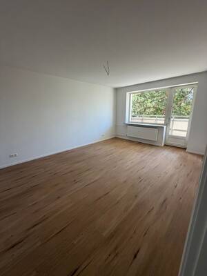!Bitte unsere Fragen beachten! HH-Farmsen, sanierte 2 Zimmer Wohnung im 2.OG mit Balkon – 22159 Hamburg – Vorschaubild 2