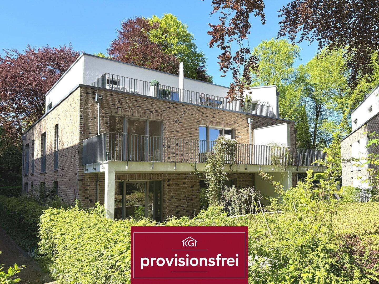 Am Naturschutzgebiet zuhause: Großzügige Maisonette mit Terrasse und Balkon