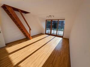 Attraktives Wohnen in Wellsee - Familienfreundliche 4-Zimmer Maisonettewohnung mit Balkon und Garage