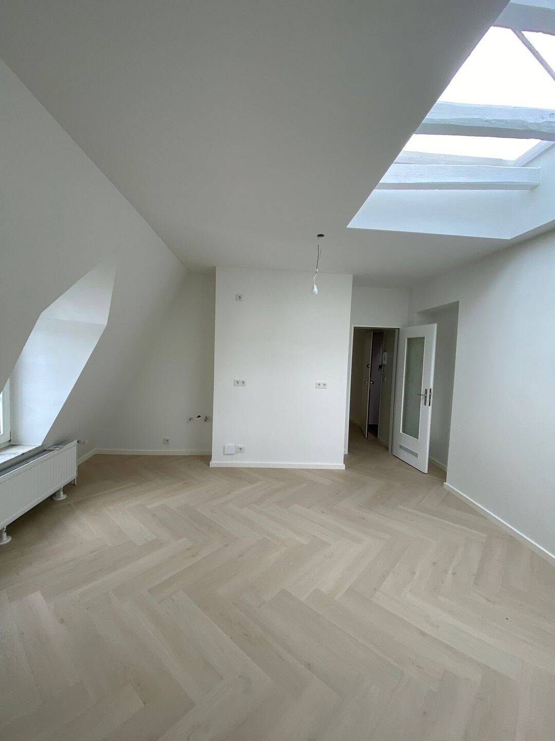 Helle renovierte Altbauwohnung mit Atrium-Flair in Neustadt-Nord – Köln – Vorschaubild 2