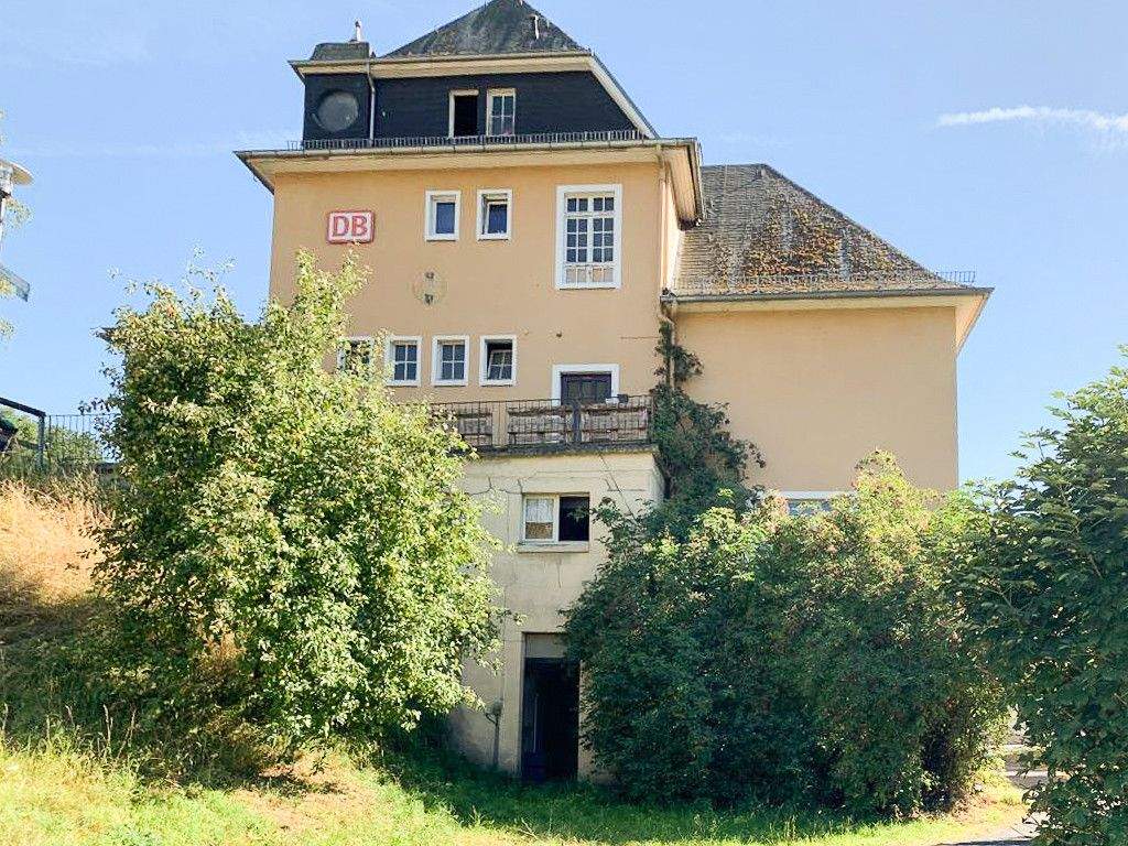 Attraktives Bahnhofsgebäude in Dausenau - Jetzt kaufen! – Dausenau – Bild 1 von 1