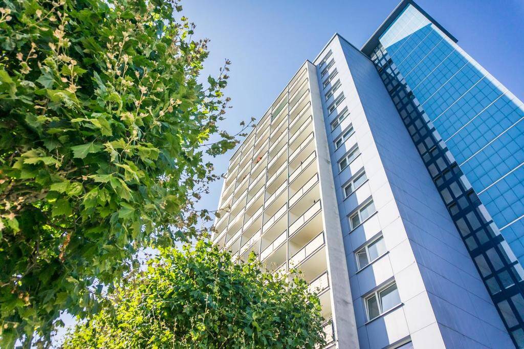 Über den Wolken... 1-Raum-Wohnung mit besten Aussichten – Chemnitz – Vorschaubild 4