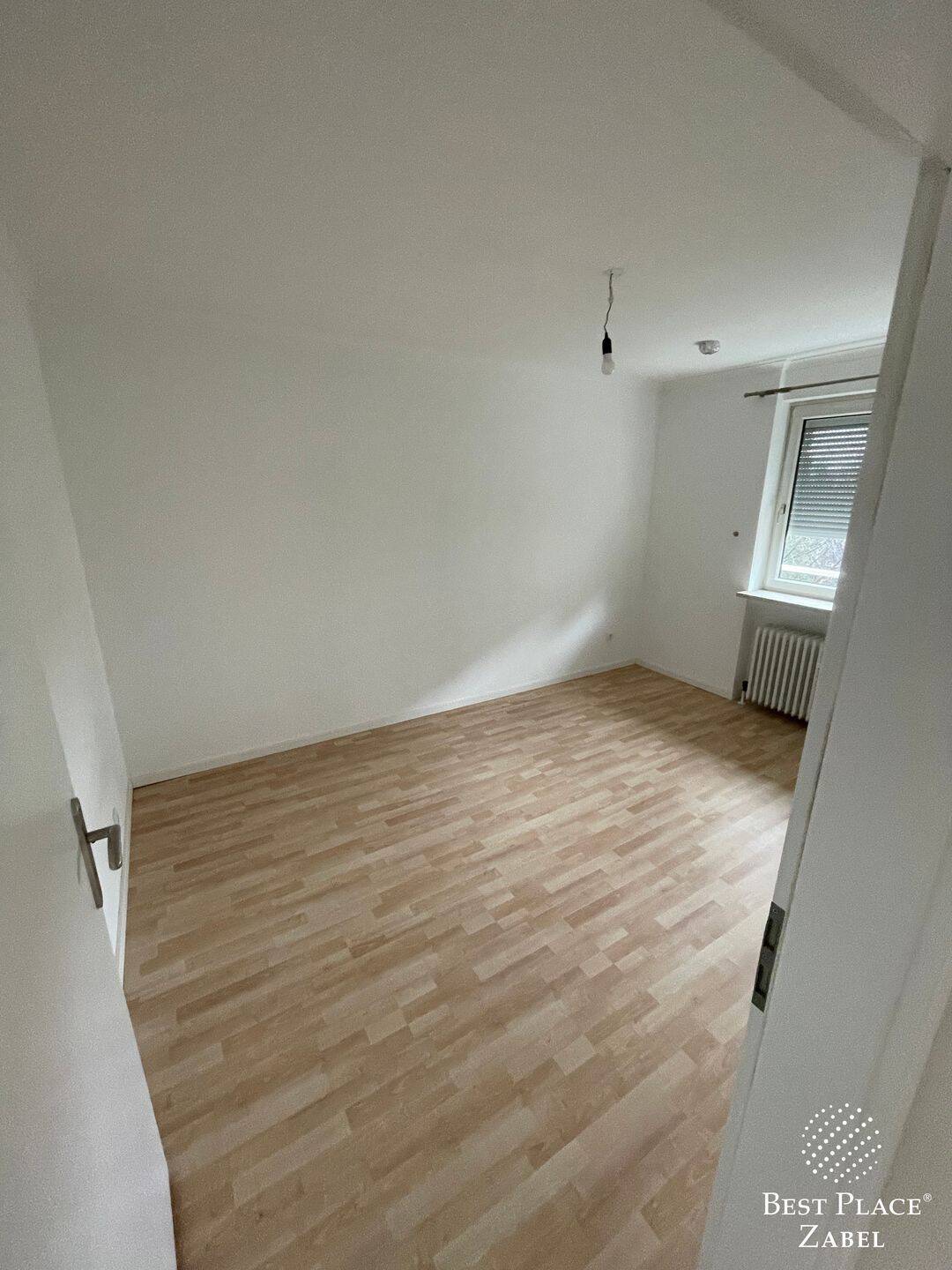 Sanierte 3-Zimmer-Wohnung mit Balkon im Plevierpark – München – Vorschaubild 9