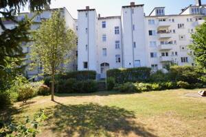 +++ Gepflegte und helle Altbauwohnung nahe Goetheanlage zum baldigen Einzug! +++