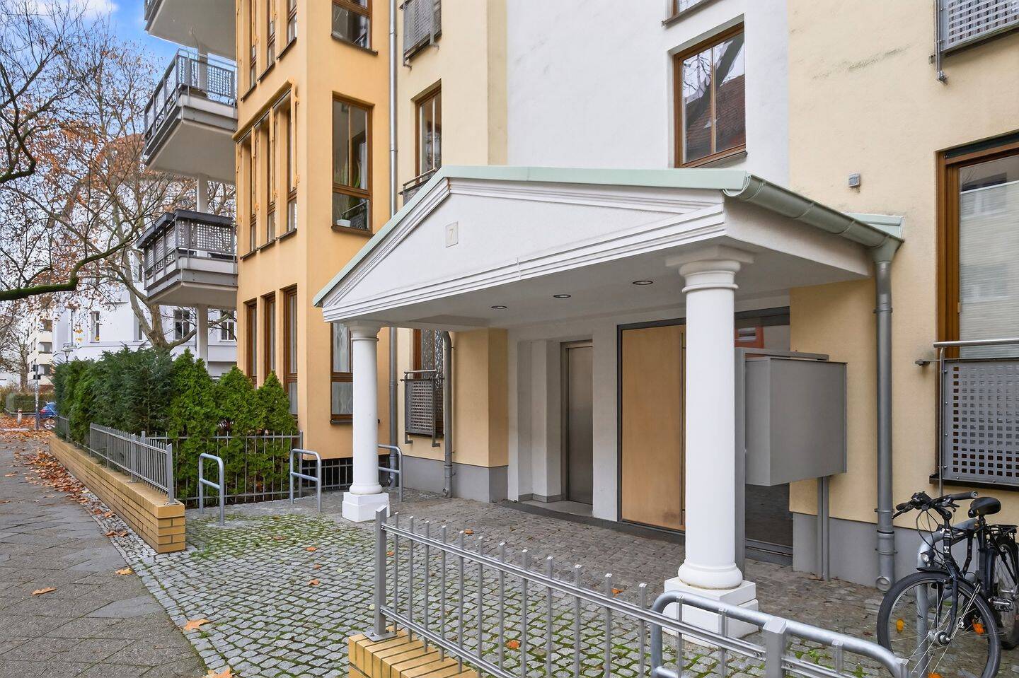 Sofortbezug Lauenburger Platz I 5-Zi.-Wohnung mit TOP Ausstattung I Sauna I Balkon u. Garten I TG – Berlin – Vorschaubild 2