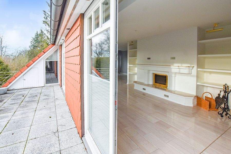 Repräsentative Maisonette-Wohnung mit Einfamilienhaus-Charakter, 4 Balkonen, Doppelcarport u. Sauna! – Groß Grönau – Vorschaubild 6