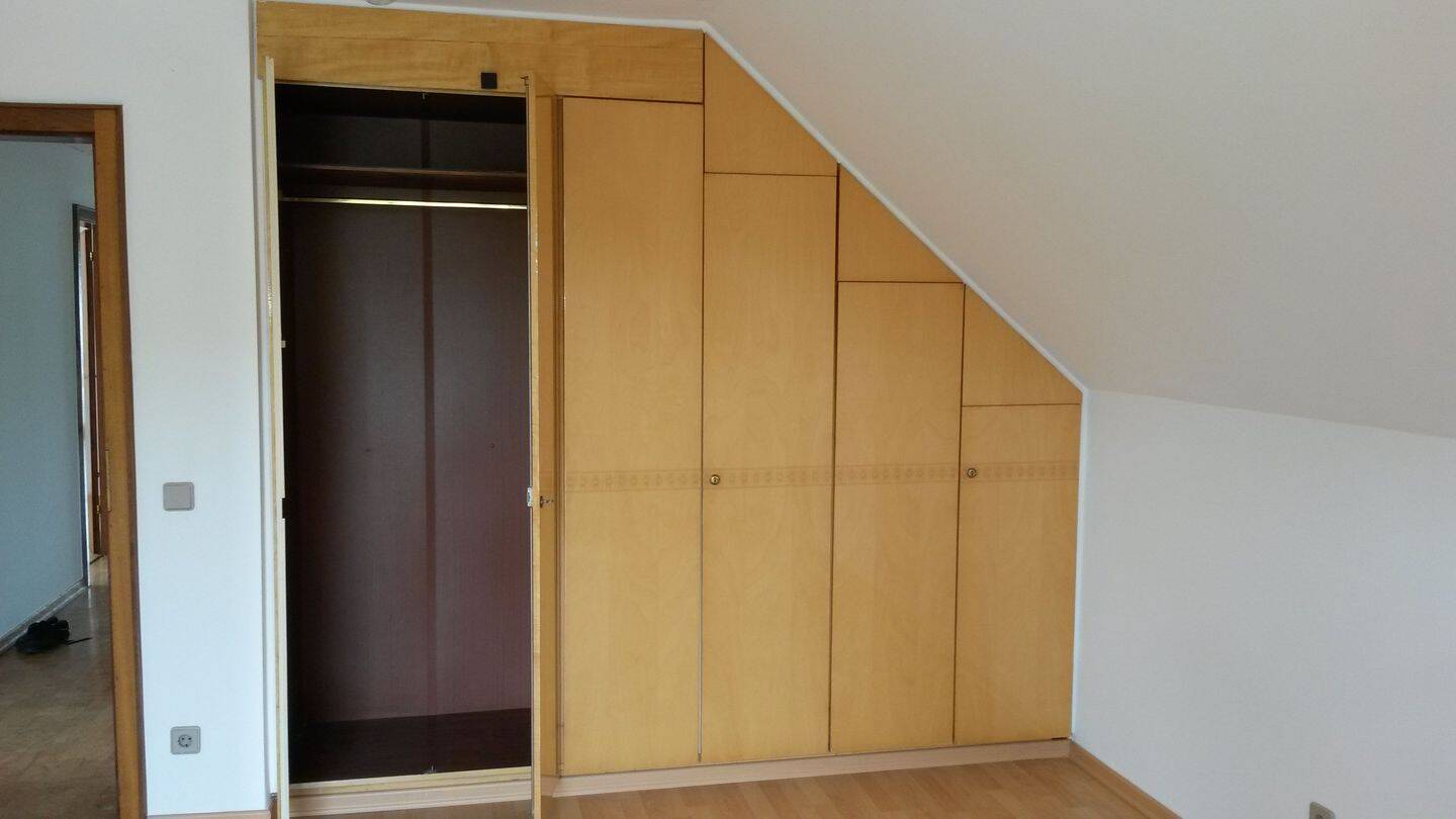 Attraktive, gepflegte DG-Wohnung mit Balkon u. Terrasse – Saarbrücken – Vorschaubild 4