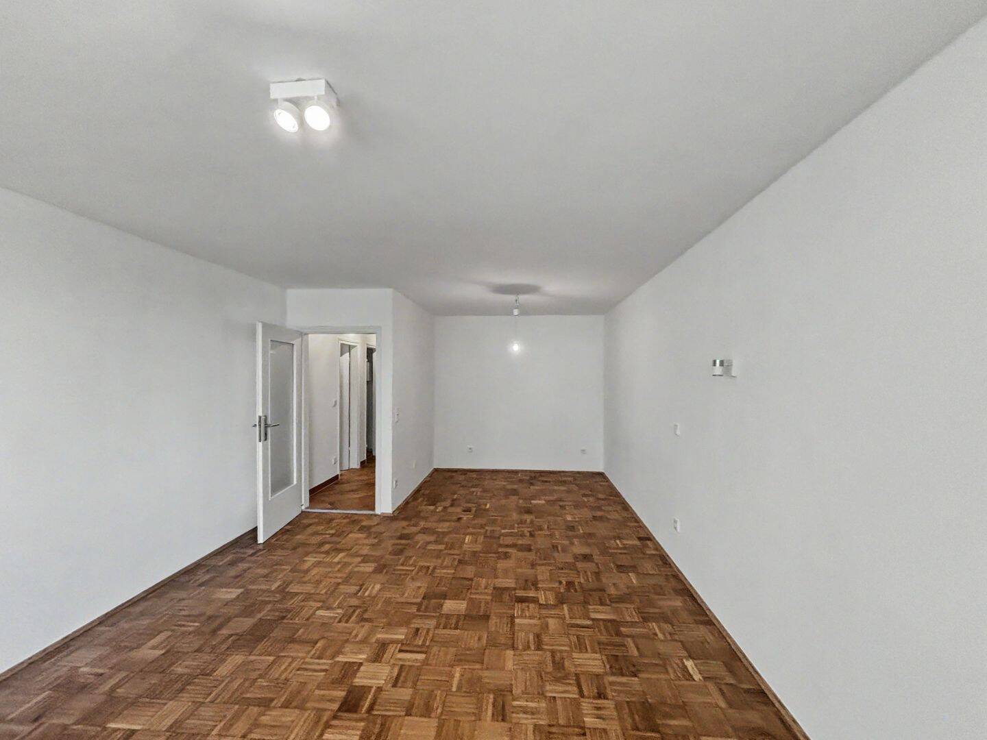 Charmante 1,5-Zimmer-Wohnung mit ruhiger Loggia ins Grüne in Solln – München – Vorschaubild 4