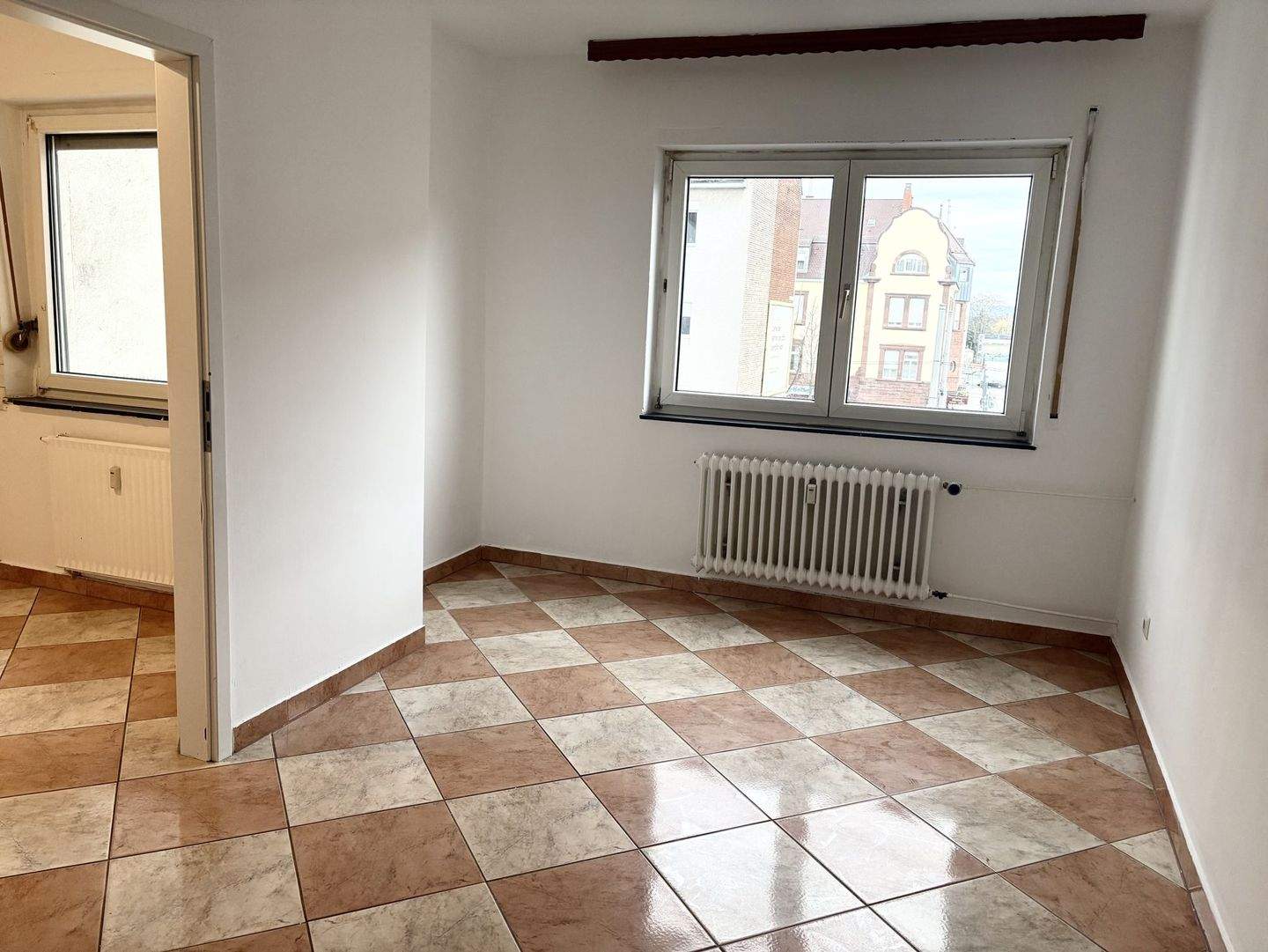 ***RESERVIERT***Eigenheim für die große Familie oder als Studenten-WG geeignete 4-Zimmer-Wohnung! – Mannheim – Vorschaubild 2