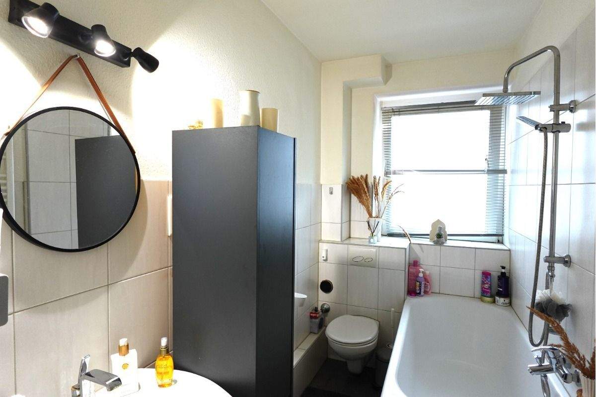 Ihr neues Zuhause: Zentrale 3-Zimmer-Wohnung mit sonnigem Balkon und Garage – Remscheid – Vorschaubild 8