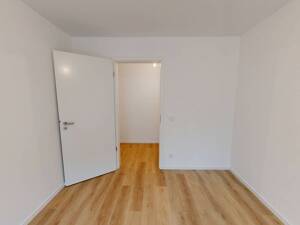 Einziehen und Wohlfühlen: Sanierte 4-Zimmer-Wohnung mit TERRASSE in ruhiger Lage – 22559 Hamburg – Vorschaubild 7