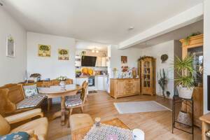 Wohnglück vor den Toren Salzburgs: 2 Zimmer mit Balkon, Keller & Tiefgarage – 83395 Freilassing – Vorschaubild 4