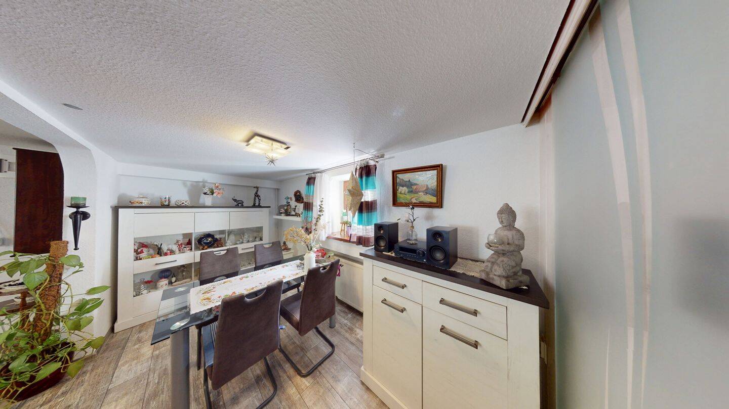 *Perfekt für Familien: Haus in Halle mit 5 Zimmern nahe der Elster-Saale-Aue* – Halle (Saale) – Vorschaubild 7