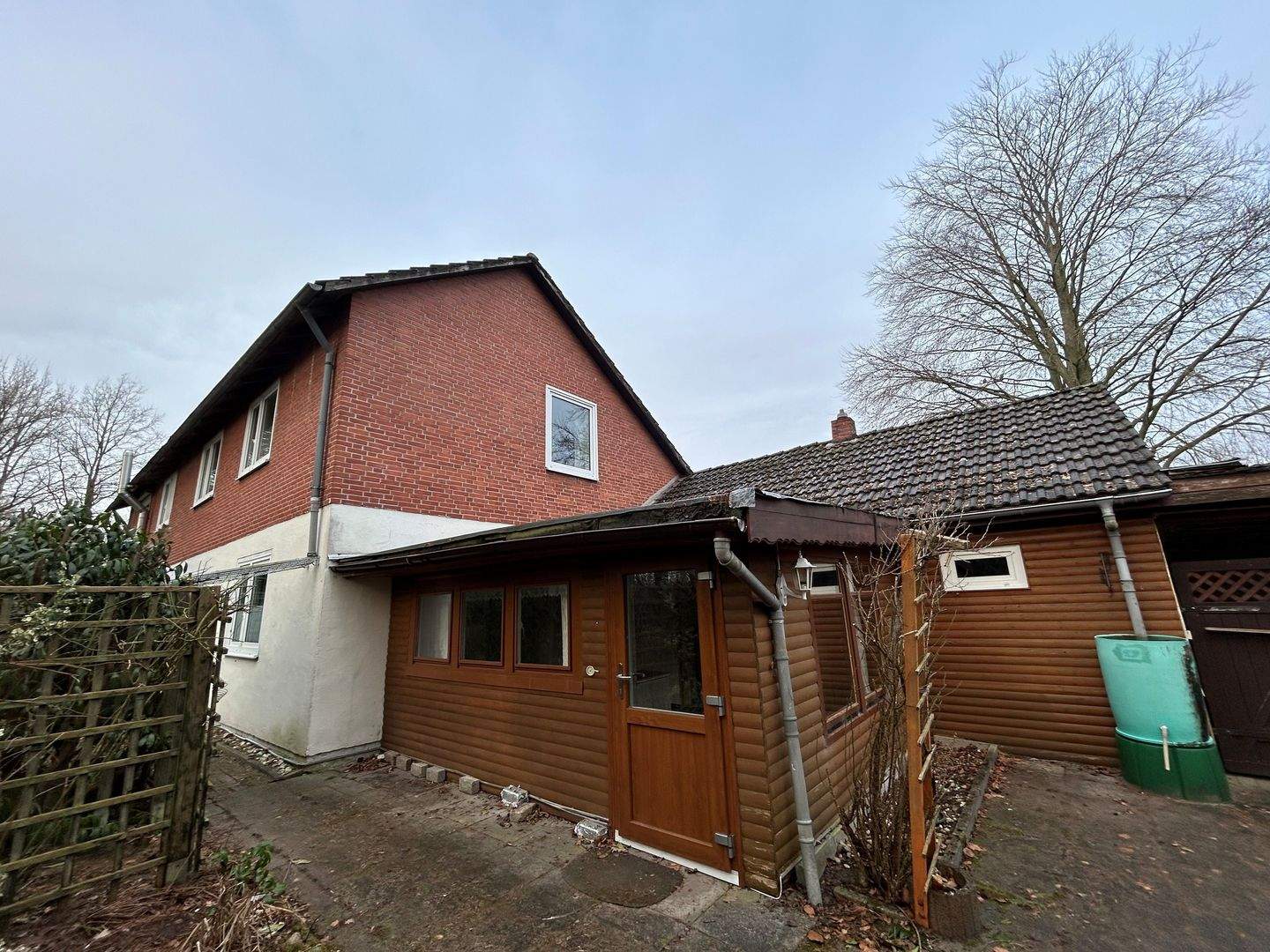 Bezugsfreie Doppelhaushälfte mit Potenzial im Oldenburger Stadtsüden – Oldenburg – Vorschaubild 2
